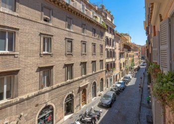 Vista - Bilocale via Urbana, 119, Roma (zona Centro Storico) - foto 22