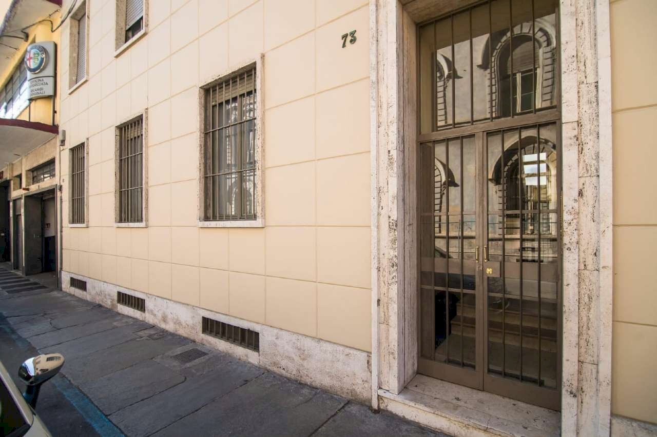 facciata - Two-room apartment via Le Chiuse, 73, Torino (neighborhood San Donato) - photo 2