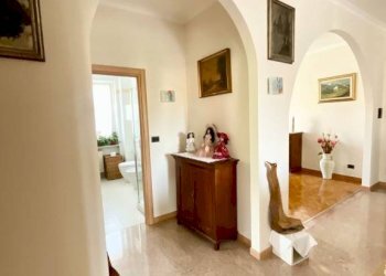 Disimpegno - Four-room apartment via Monsignor Savio, 6, Saluzzo - photo 2