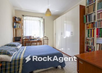 Camera da letto - Two-room apartment via Oslavia, 48, Torino (neighborhood Vanchiglia) - photo 8