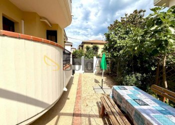 ESTERNO - Two-room apartment Via Etruria 15, Alba Adriatica - photo 7