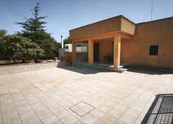 piazzale - Villa Bifamiliare KM 42 761, Locorotondo - foto 2