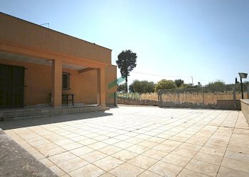 piazzale - Villa Bifamiliare KM 42 761, Locorotondo - foto 29