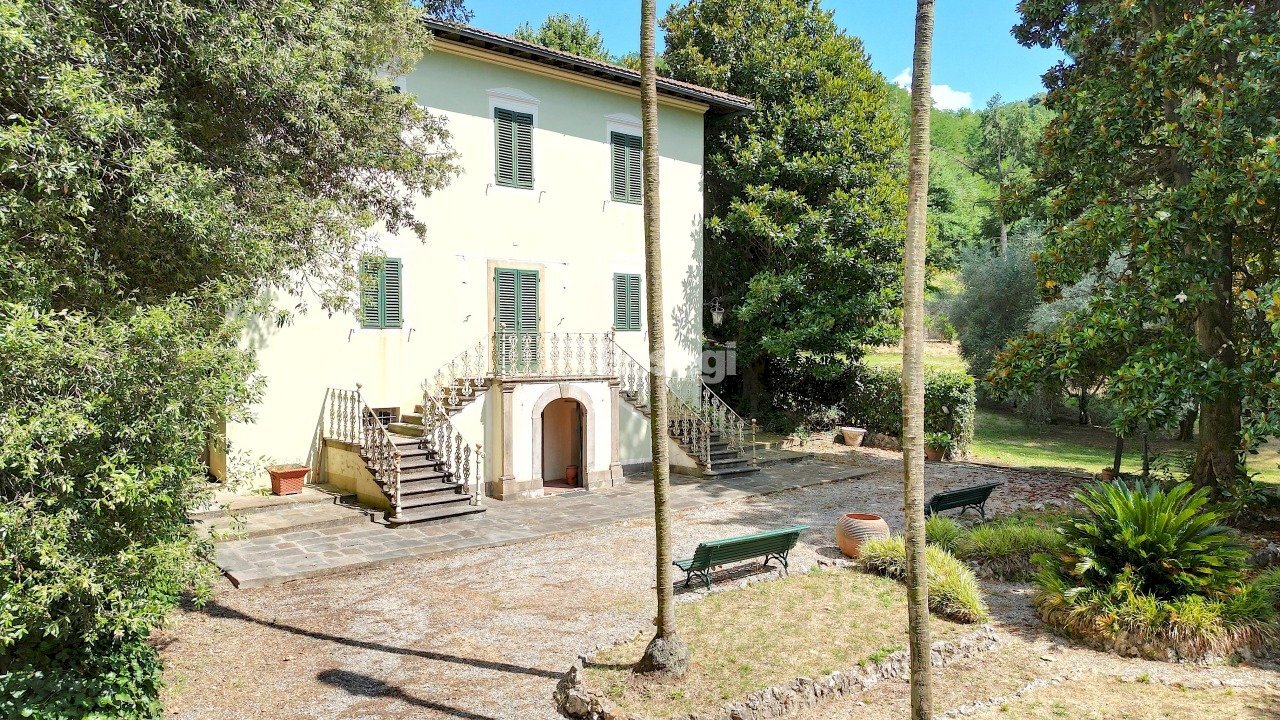 vendesi villa con rustico e giardino privato lucca - Villa Lucca - foto 1