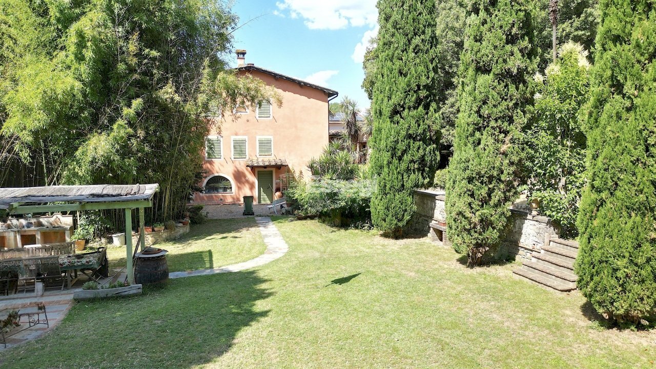 vendesi villa con rustico e giardino privato lucca - Villa Lucca - foto 2