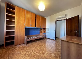 camera da letto - Appartamento Via Luigi Pasteur 5, Modena - foto 8