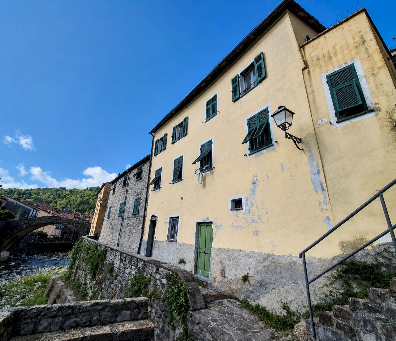 Three-room apartment at auction Via Gresino 28, Varese Ligure - photo 1