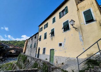 ChatGPT Image 15 lug 2026, 09_45_06 - Three-room apartment at auction Via Gresino 28, Varese Ligure - photo 1