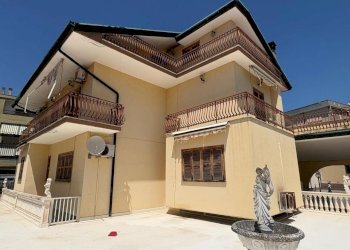 2 - Villa Via Colleferro, Guidonia Montecelio - foto 2
