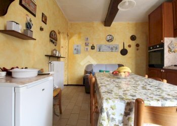 Apartment Piazza martiri della liberta', Casalgrande - photo 8