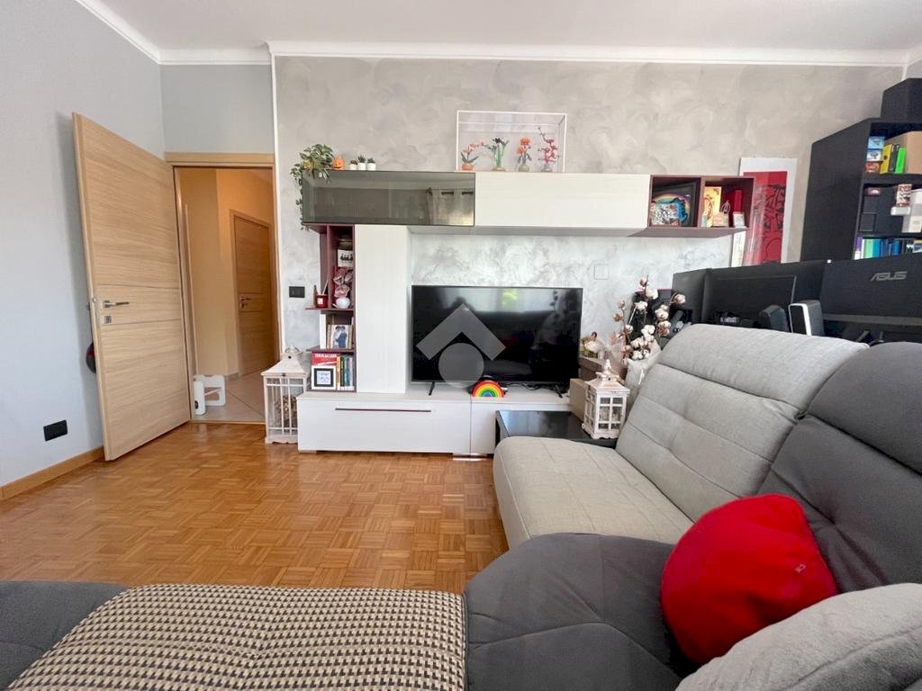 Four-room apartment Via croce, Pinerolo - photo 2
