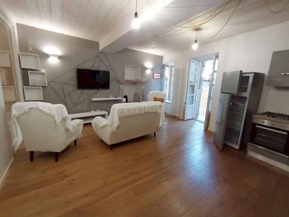 Three-room apartment Via Roma, Cuneo (neighborhood Centro Storico) - photo 2