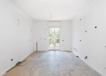 Three-room apartment Largo Dei Gelsomini, Milano (neighborhood Giambellino) - photo 2