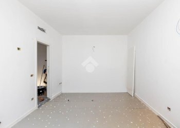 Three-room apartment Largo Dei Gelsomini, Milano (neighborhood Giambellino) - photo 4