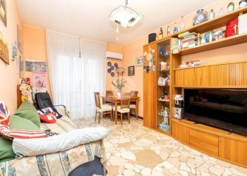 Two-room apartment Via giambellino, Milano (neighborhood Giambellino) - photo 2