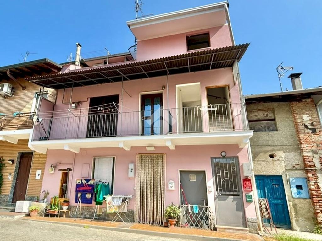 Two-room apartment Via Verbano, Novara (neighborhood Veveri) - photo 1