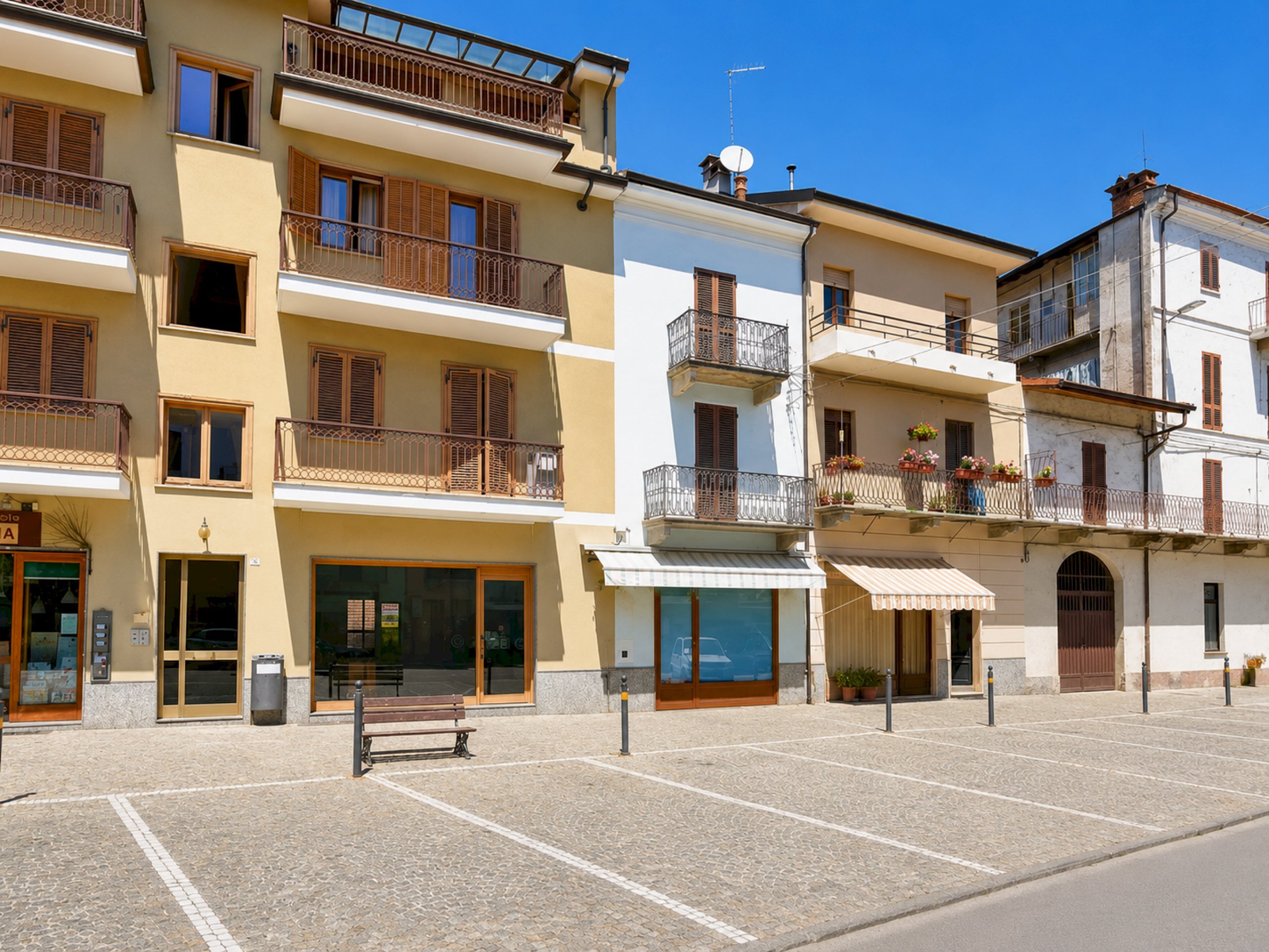 Shop Via Roma, Caraglio - photo 1