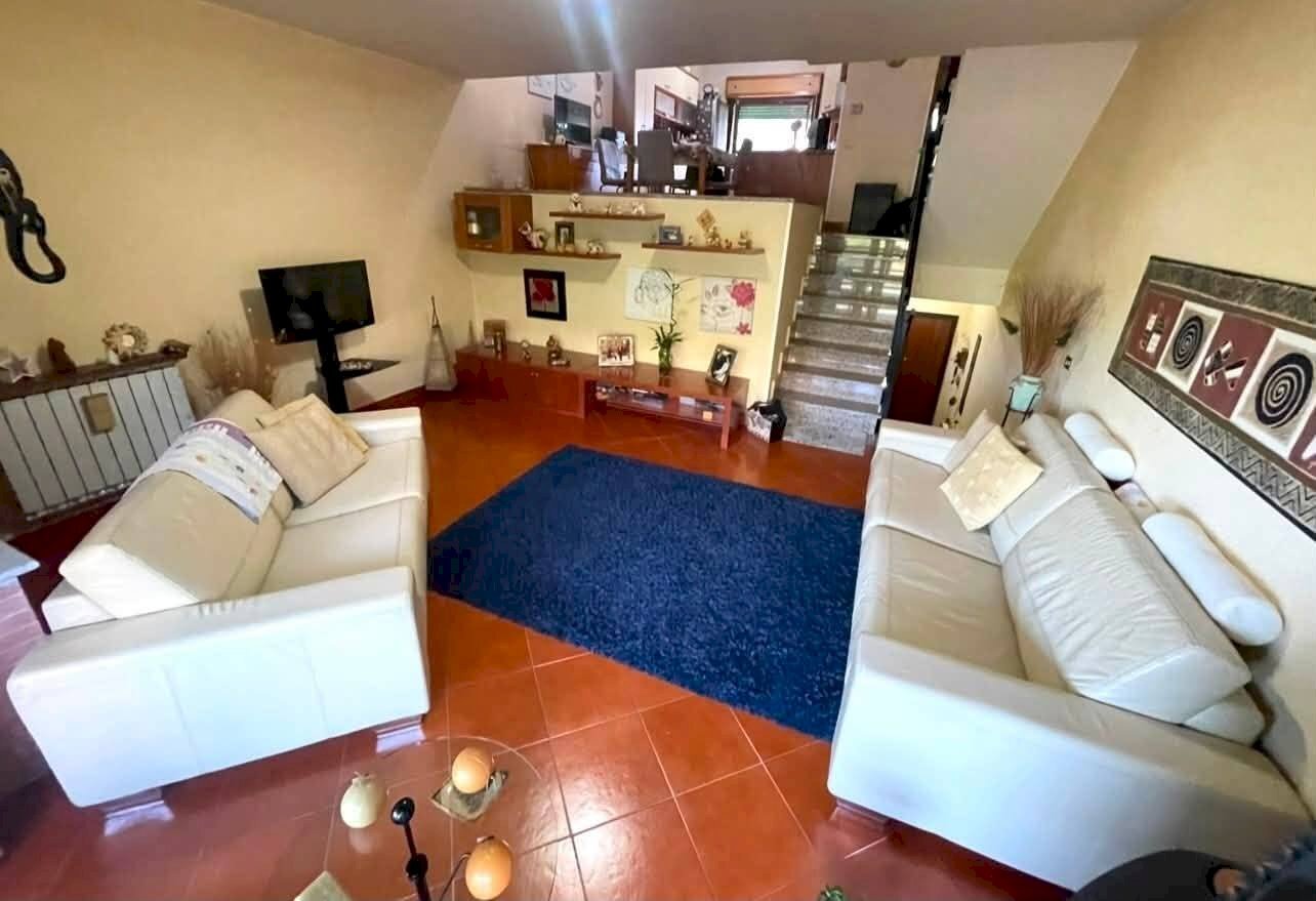 Foto 1 - Villa a Schiera via sicilia
 
82, Alatri - foto 1