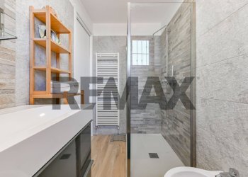 Bagno - Semi-detached house via Volturno
 
65, Brugherio - photo 17