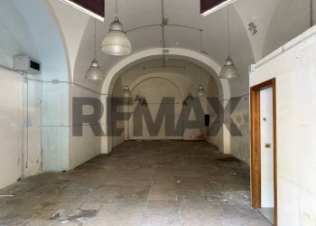 Ricezione / Lobby - Locale Commerciale Piazza Giuseppe Garibaldi
 
57, Bari - foto 2