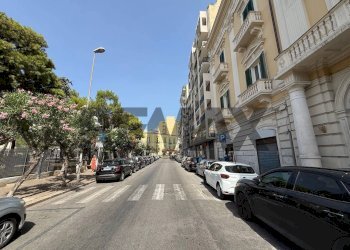 Edificio all\'aperto - Locale Commerciale Piazza Giuseppe Garibaldi
 
57, Bari - foto 12
