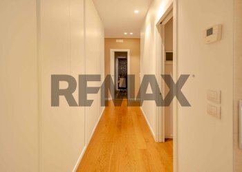 Hall / corridoio - Apartment Corso Vittorio Emanuele
 
14, Triggiano - photo 13