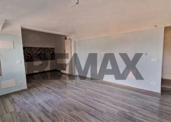 Stanza vuota - Semi-detached house Via Lugano
 
16, Luino - photo 9