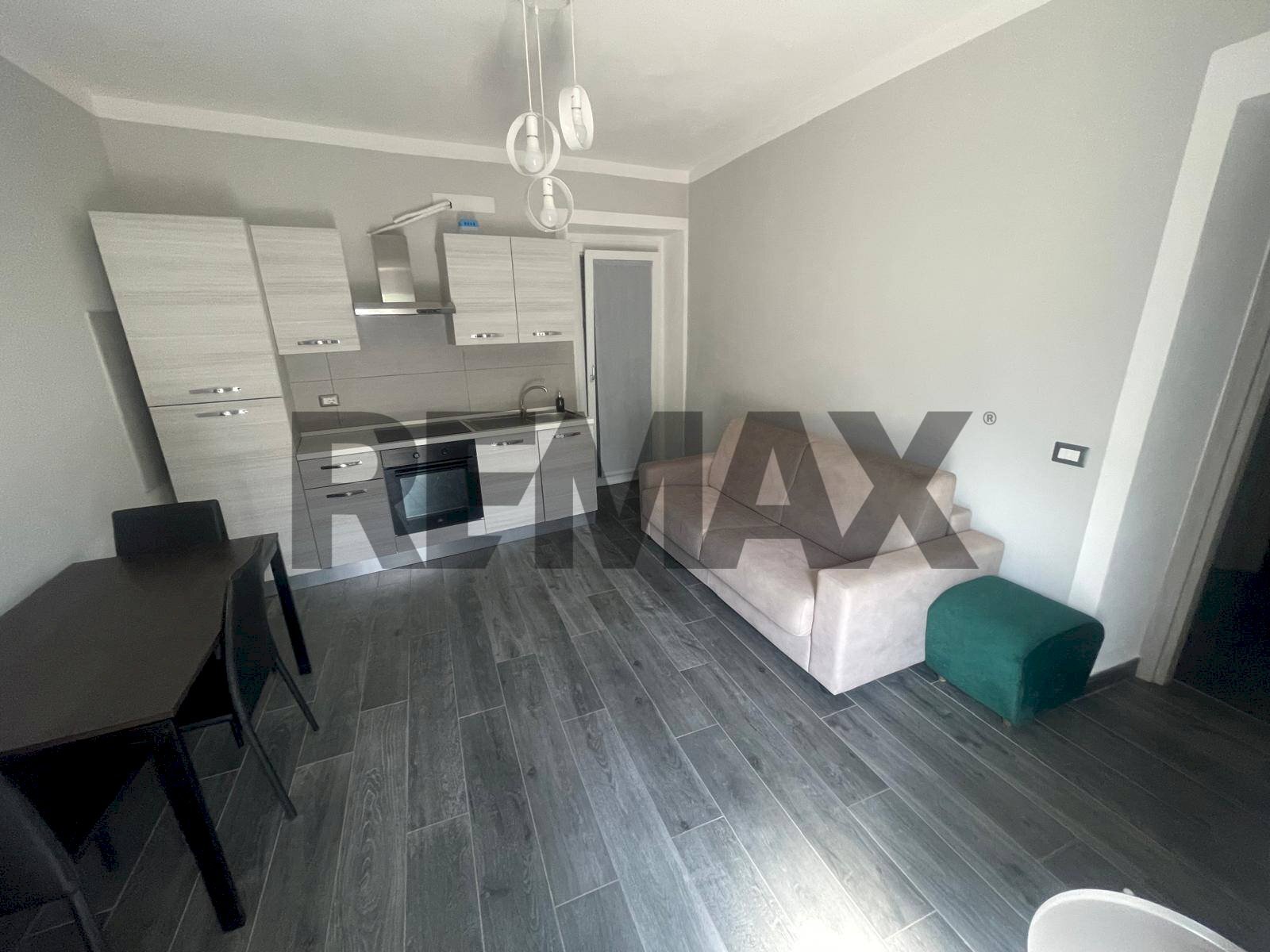 Soggiorno - Two-room apartment Via Treves
18, Vergiate - photo 3