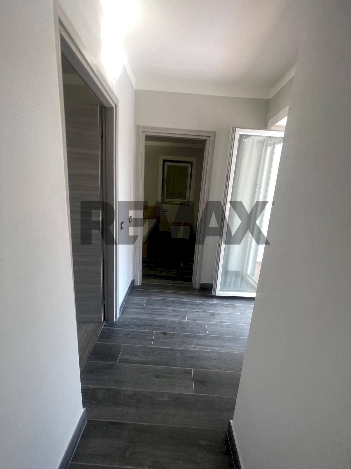 Hall / corridoio - Two-room apartment Via Treves
18, Vergiate - photo 3