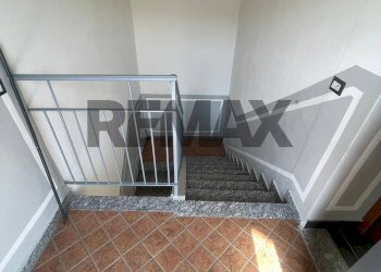 Scale - Two-room apartment Via Treves
 
18, Vergiate - photo 3