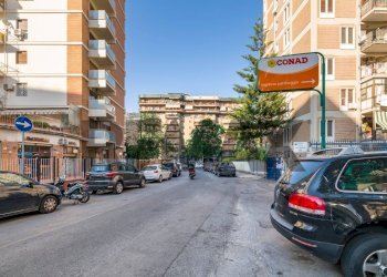 Edificio all\'aperto - Box Via Val Di Mazara
 
41-s1, Palermo - foto 2