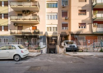 Edificio all\'aperto - Box Via Val Di Mazara
 
41-s1, Palermo - foto 4