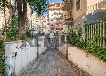 Edificio all\'aperto - Box Via Val Di Mazara
 
41-s1, Palermo - foto 5