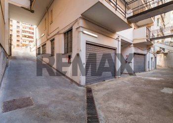 Edificio all\'aperto - Box Via Val Di Mazara
 
41-s1, Palermo - foto 12