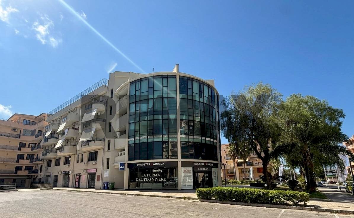 Edificio all\'aperto - Locale Commerciale via citta di palermo
 
175, Bagheria - foto 1