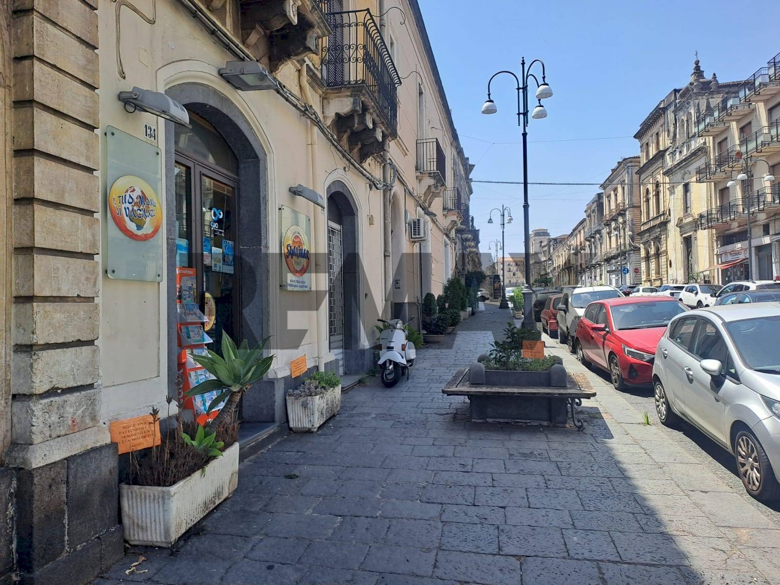 Edificio all\'aperto - Commercial Activity Via Callipoli
134, Giarre - photo 3