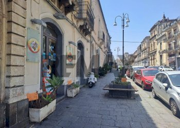 Edificio all\'aperto - Commercial Activity Via Callipoli
134, Giarre - photo 2