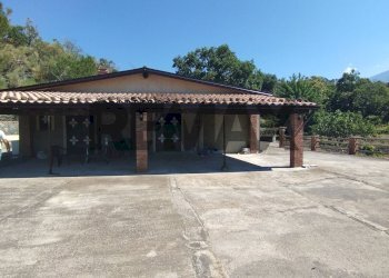 Casa all\'aperto - Casa indipendente Calcerana Marina
 
snc, Adrano - foto 2