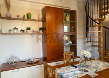 Sala da pranzo - Trilocale Via Spiaggia
 
21, Mascali - foto 3