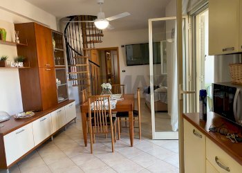 Sala da pranzo - Trilocale Via Spiaggia
 
21, Mascali - foto 5