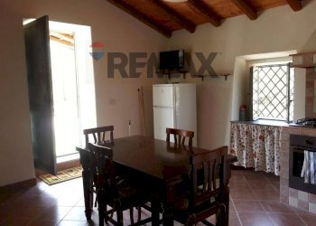 Sala da pranzo - Casa indipendente CONTRADA STAGLIATA
 
sn, Belpasso - foto 17