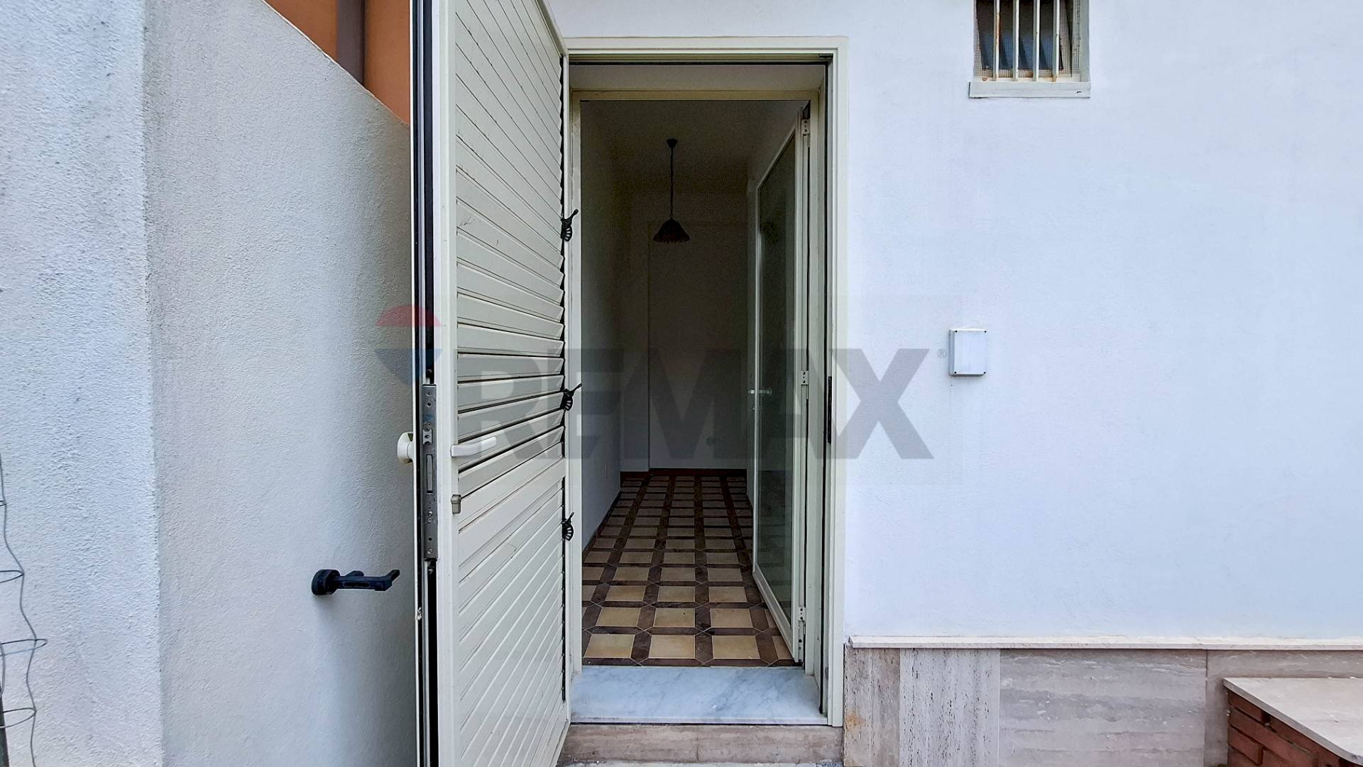 Hall / corridoio - Casa semi indipendente VILLAGGIO DELLE CONCHIGLIE
 
16, Augusta - foto 1