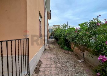 Balcone - Casa semi indipendente VILLAGGIO DELLE CONCHIGLIE
 
16, Augusta - foto 31