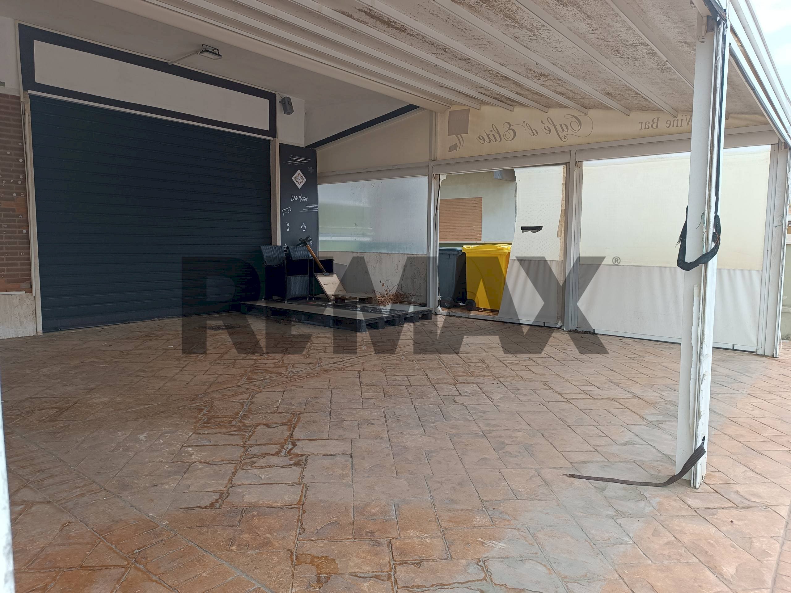 Terrazza - Locale Commerciale lungomare delle meduse
 
131, Pomezia - foto 1