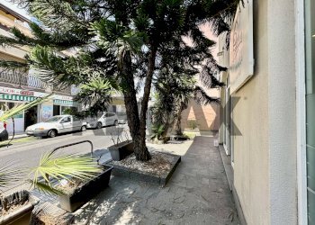 Edificio all\'aperto - Locale Commerciale VIA PROVINCIALE 396
396, Aci Castello - foto 6