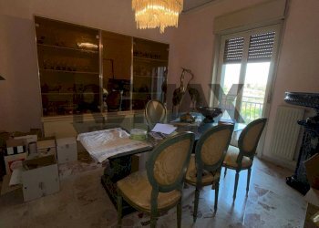 Sala da pranzo - Appartamento VIA MADONNA DELLA VIA
 
178, Gravina di Catania - foto 8