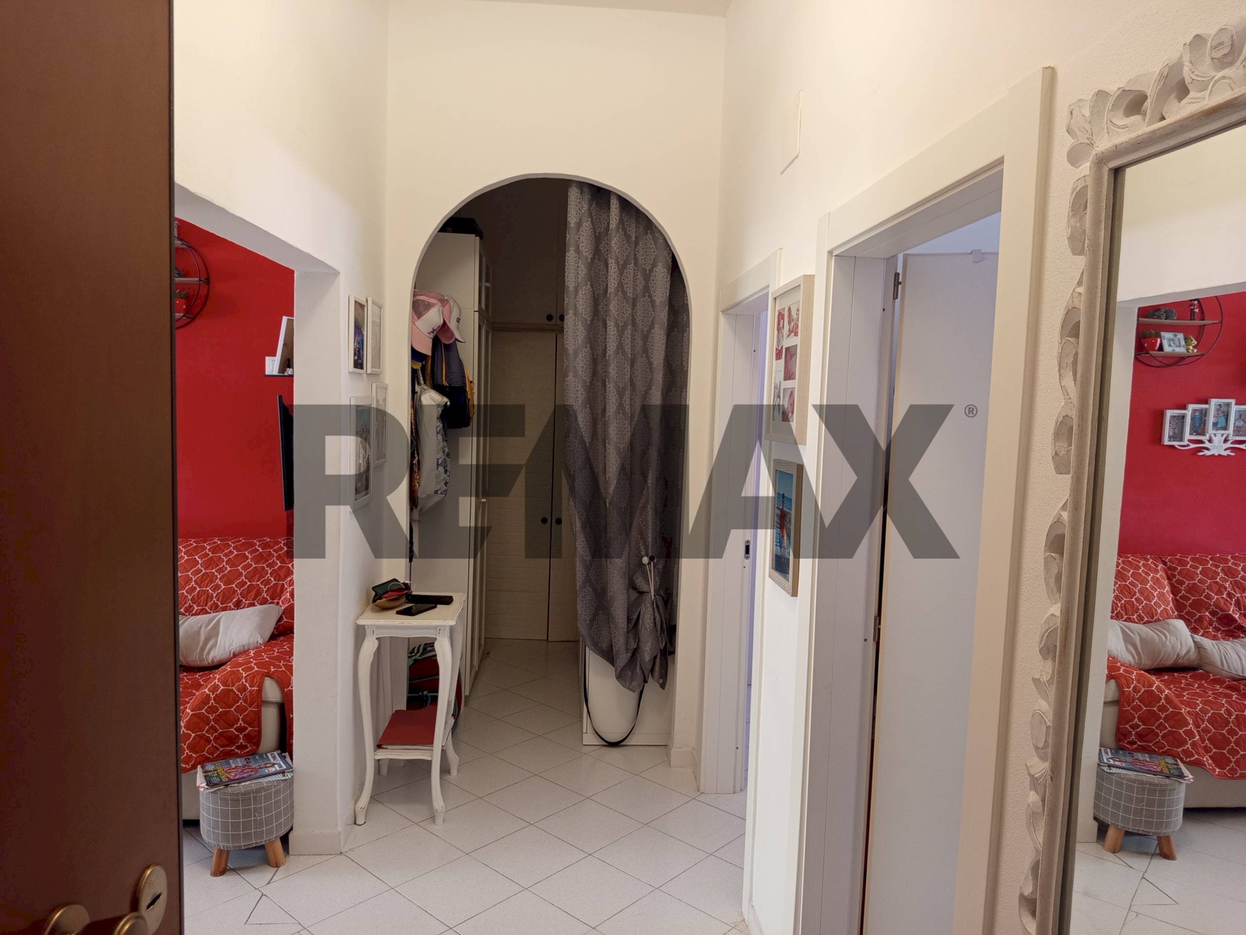Hall / corridoio - Four-room apartment Via donizetti
6, Piombino - photo 2