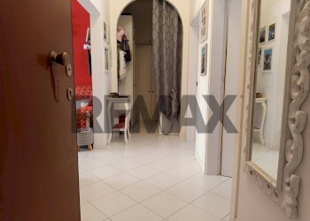 Hall / corridoio - Four-room apartment Via donizetti
 
6, Piombino - photo 1