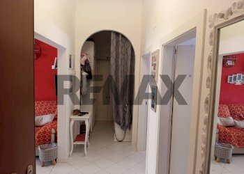 Hall / corridoio - Four-room apartment Via donizetti
 
6, Piombino - photo 2