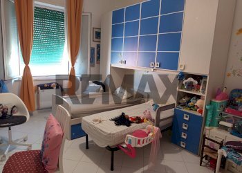 Camera / camera da letto - Four-room apartment Via donizetti
 
6, Piombino - photo 14